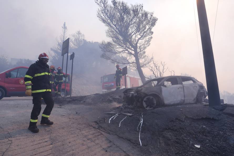Pisak: Izgorjeli brojni automobili, zbog požara dignuta cijela županija da dođe u pomoć