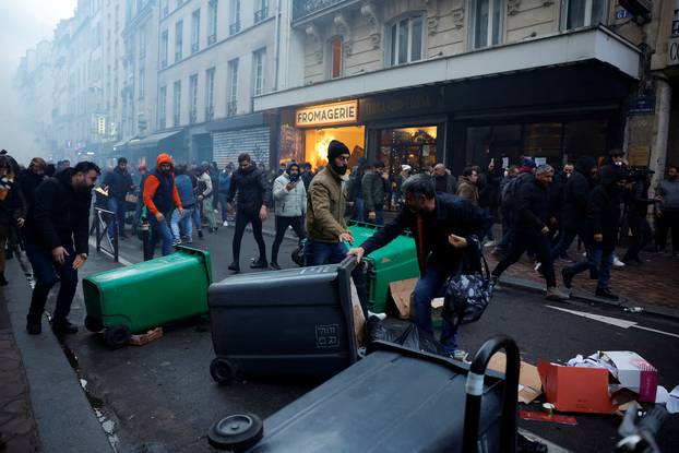 Gunshots fired in central Paris