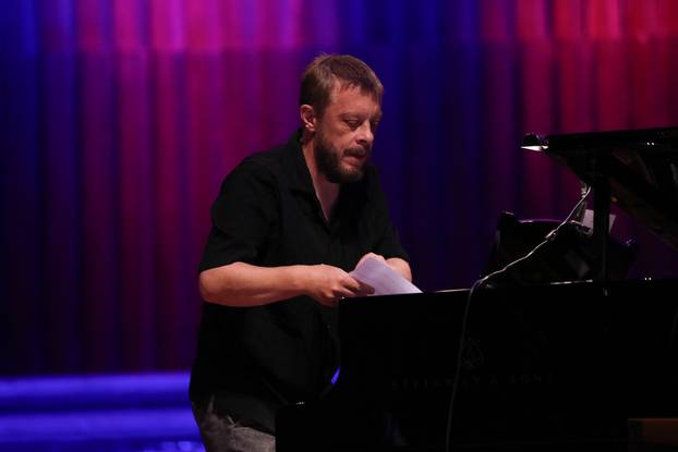 Zagreb: Koncert 'Zoran pjeva Arsena'