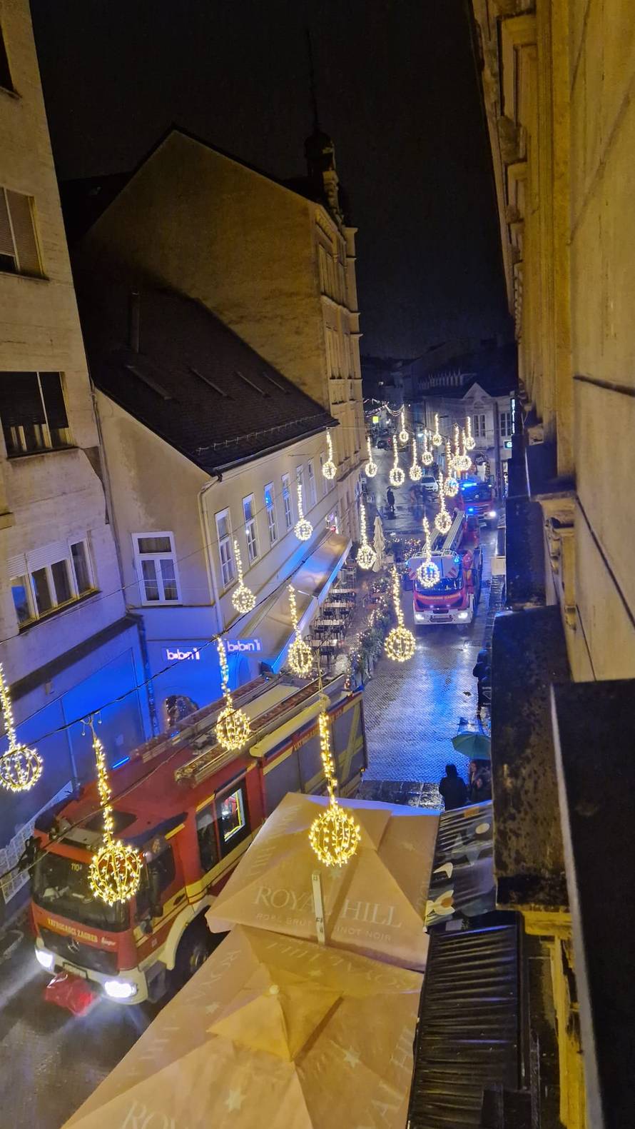 VIDEO Vatra progutala stan u Zagrebu: Evakuirali su djecu, a u stanu su pronašli i dva psa...