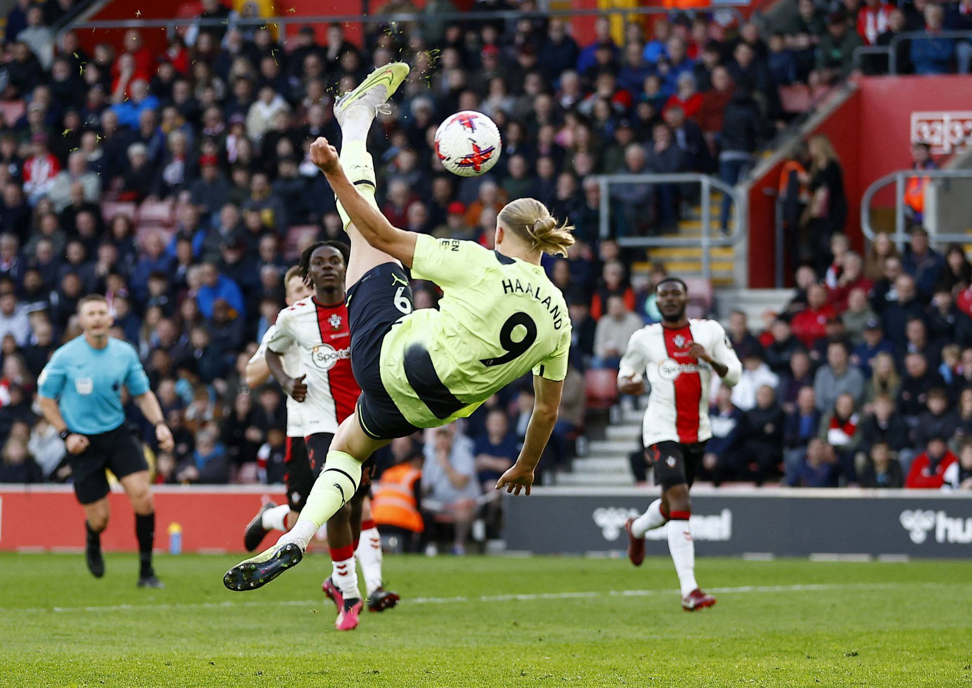 Premier League - Southampton v Manchester City