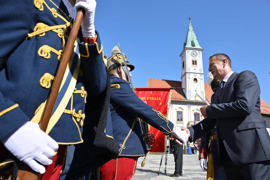 Varaždin: Svečani mimohod i postrojavanje povijesnih postrojbi
