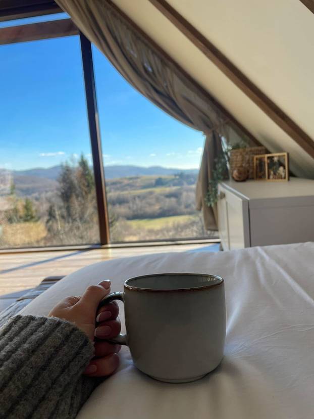 FOTO Ova kuća blizu Zagreba pravi je raj - filmove možete gledati iz bačve za kupanje!