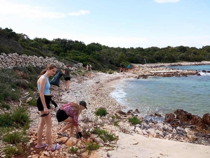 Čudo na otoku: Mala udruga u napuštenoj školi pokreće velike ekološke i edukativne akcije
