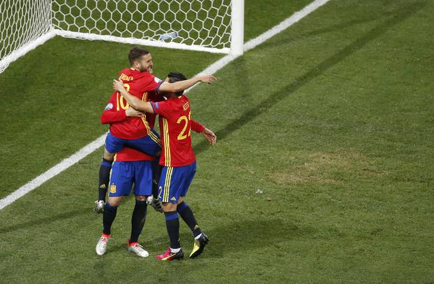 Spain v Turkey - EURO 2016 - Group D