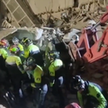 VIDEO Čudo u Italiji: Na ženu (74) se urušila peterokatnica, izvukli su je živu iz ruševina!