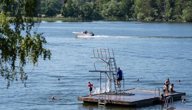 Vrući početak ljeta u Švedskoj, kupaju se i sunčaju više nego mi