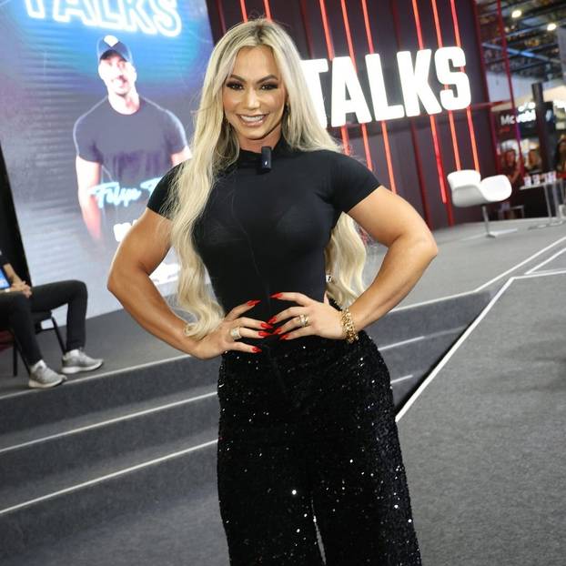 FOTO U školi je ismijavali zbog viška kila, a sad nosi titulu 'naj guze'. Ovo je njezin jelovnik...