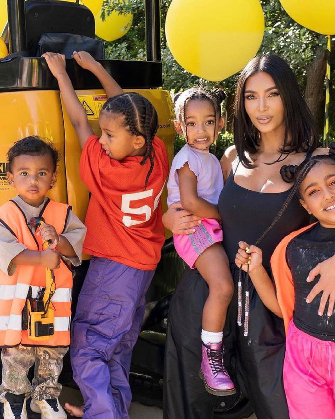 Kim Kardashian: 'Zaštopala sam školjku...bilo me sram pa sam sve išla svaliti na moju sestru'