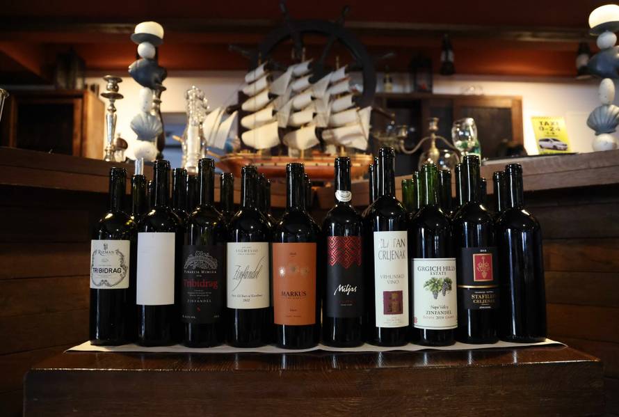 Žižula koktel služi se s pačjim prsima u finom umaku od kave