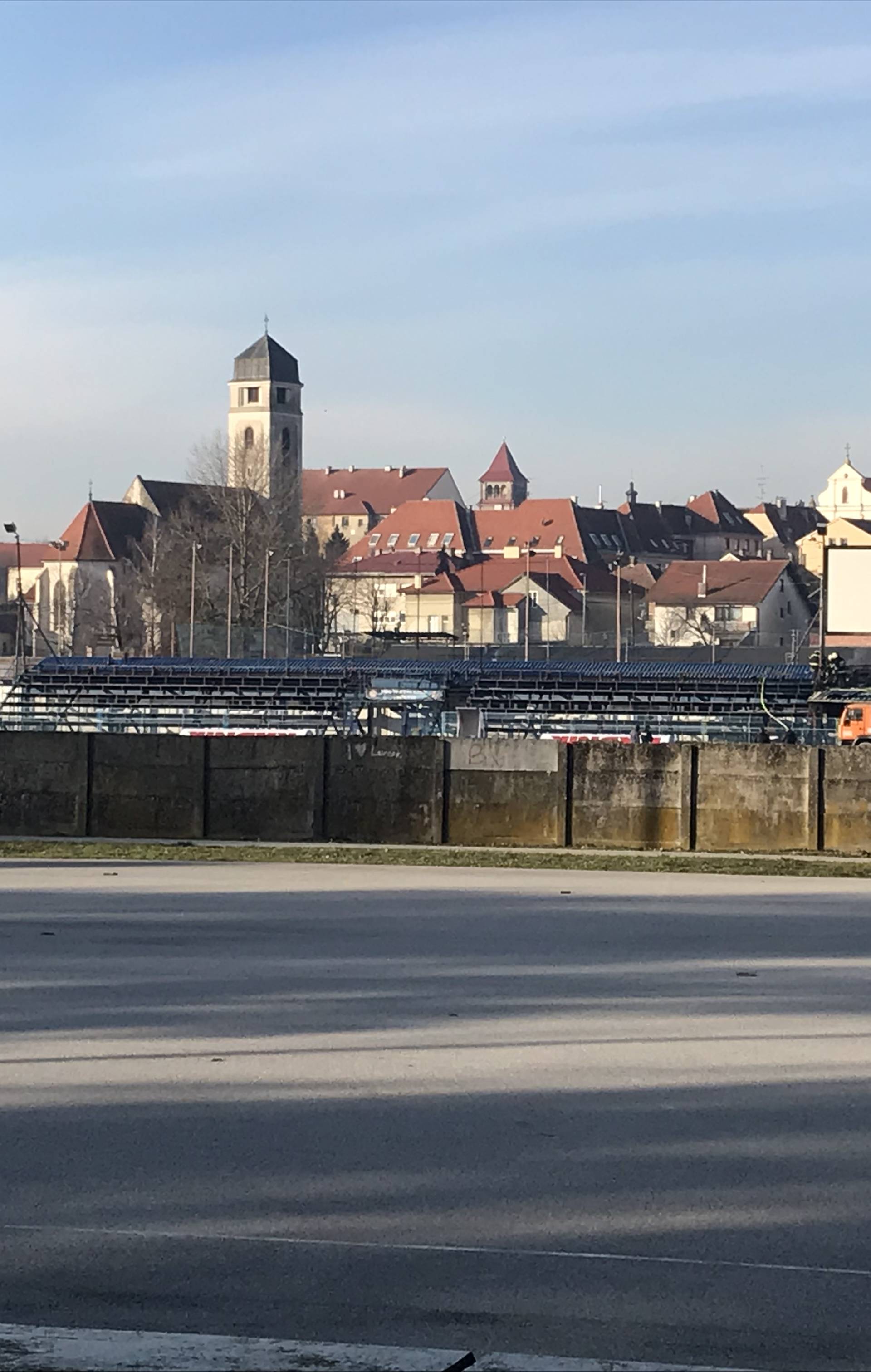 Požar u Križevcima: Gorjela je tribina na stadionu NK Radnik