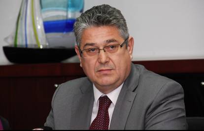 Mijenjaju pravila u tvrtki da bi direktor bio SSS Jure Šundov