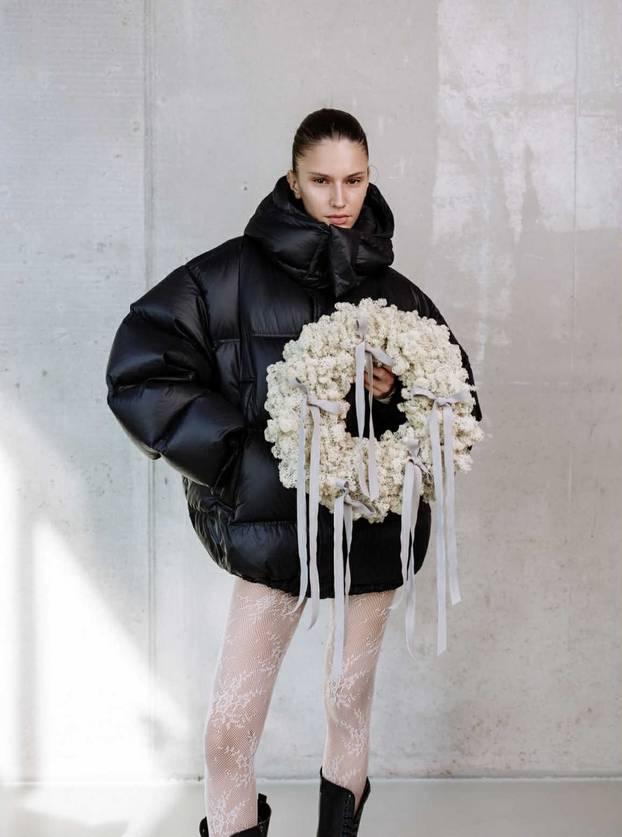 FOTO Domaći kreativci svojim vijencima za vrata stvaraju blagdansku magiju već na ulazu