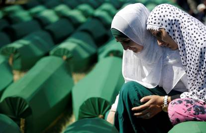 Ispratili posmrtne ostatke 71 identificirane žrtve Srebrenice