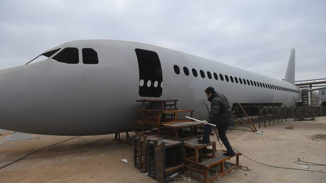 Motorcycle Mechanic And His Team Build Airbus A320 In Tieling