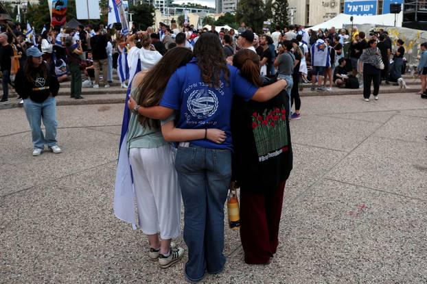 Hostages-prisoners swap deal between Hamas and Israel