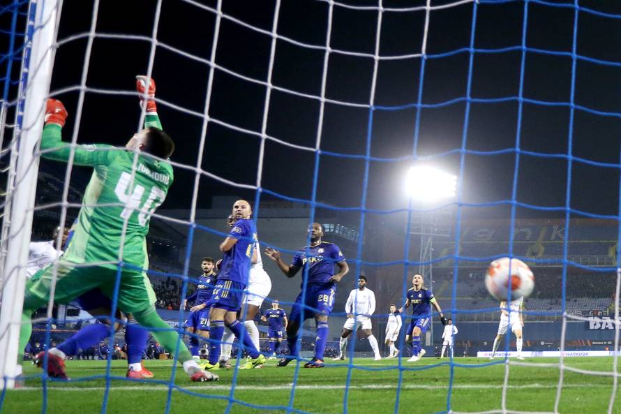 Zagreb: Na kraju prvog poluvremena Ike Ugbo izjednačio s Dinamom