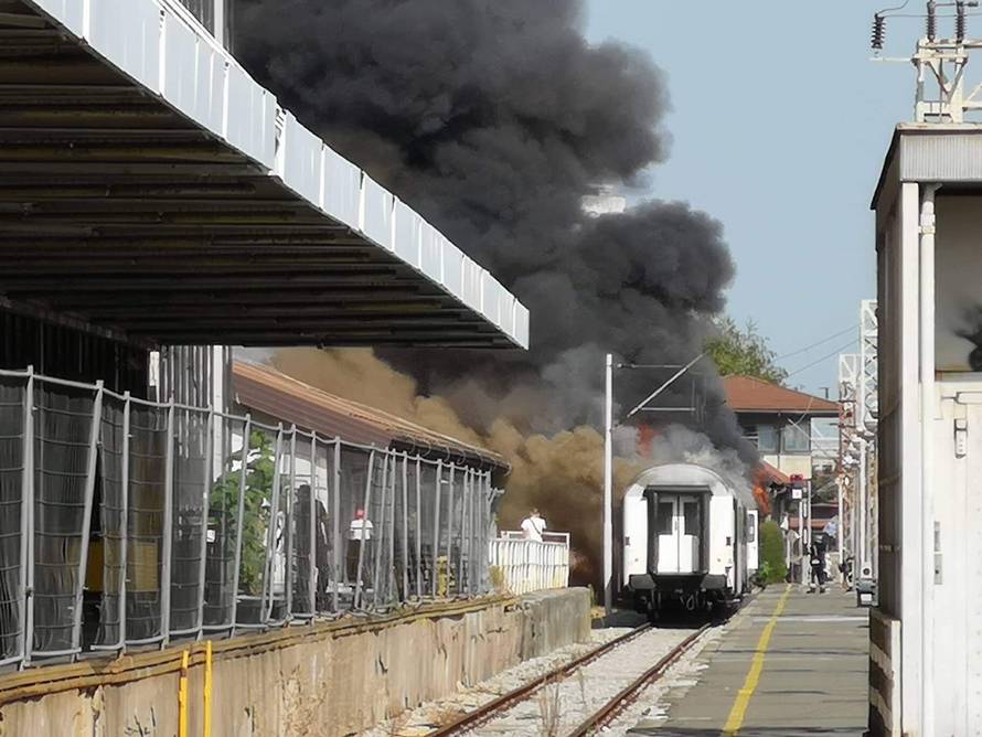 Ugasili vagon koji se zapalio na Glavnom kolodvoru u Zagrebu
