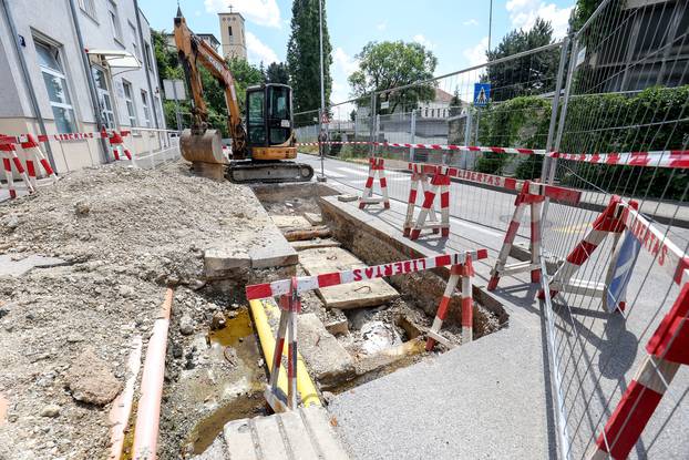 Zagreb: Stanari Topničke ulice nemaju hladnu vodu