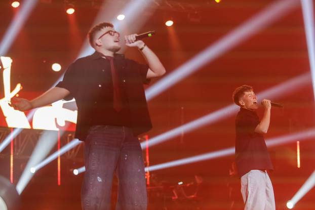Zagreb: U Areni Zagreb održan koncert "Progledaj srcem"