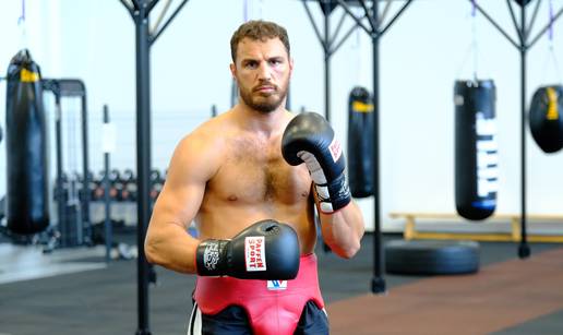 Hrvat boksao meč za titulu, iz prvog reda gledao ga i čečenski diktator Ramzan Kadirov