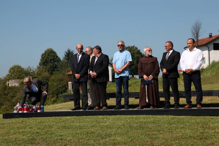 Hrvatska Kostajnica: ObiljeÅ¾avanje 28. obljetnice pogibije ratnog reportera Gordana Lederera