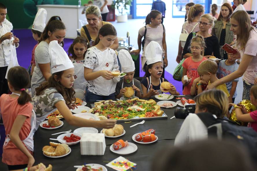 Piknik za pamćenje - više od 5.000 školaraca na Velesajmu