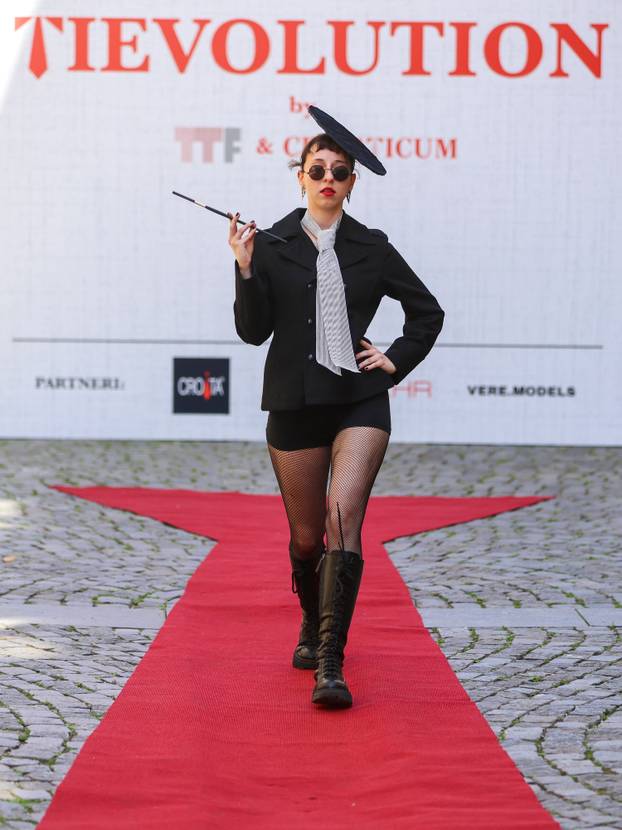 Zagreb: Modna revija povodom 400 godina nastanka kravate