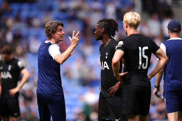 Reading v Tottenham Hotspur - Pre Season Friendly - Select Car Leasing Stadium