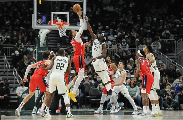 NBA: Washington Wizards at Milwaukee Bucks