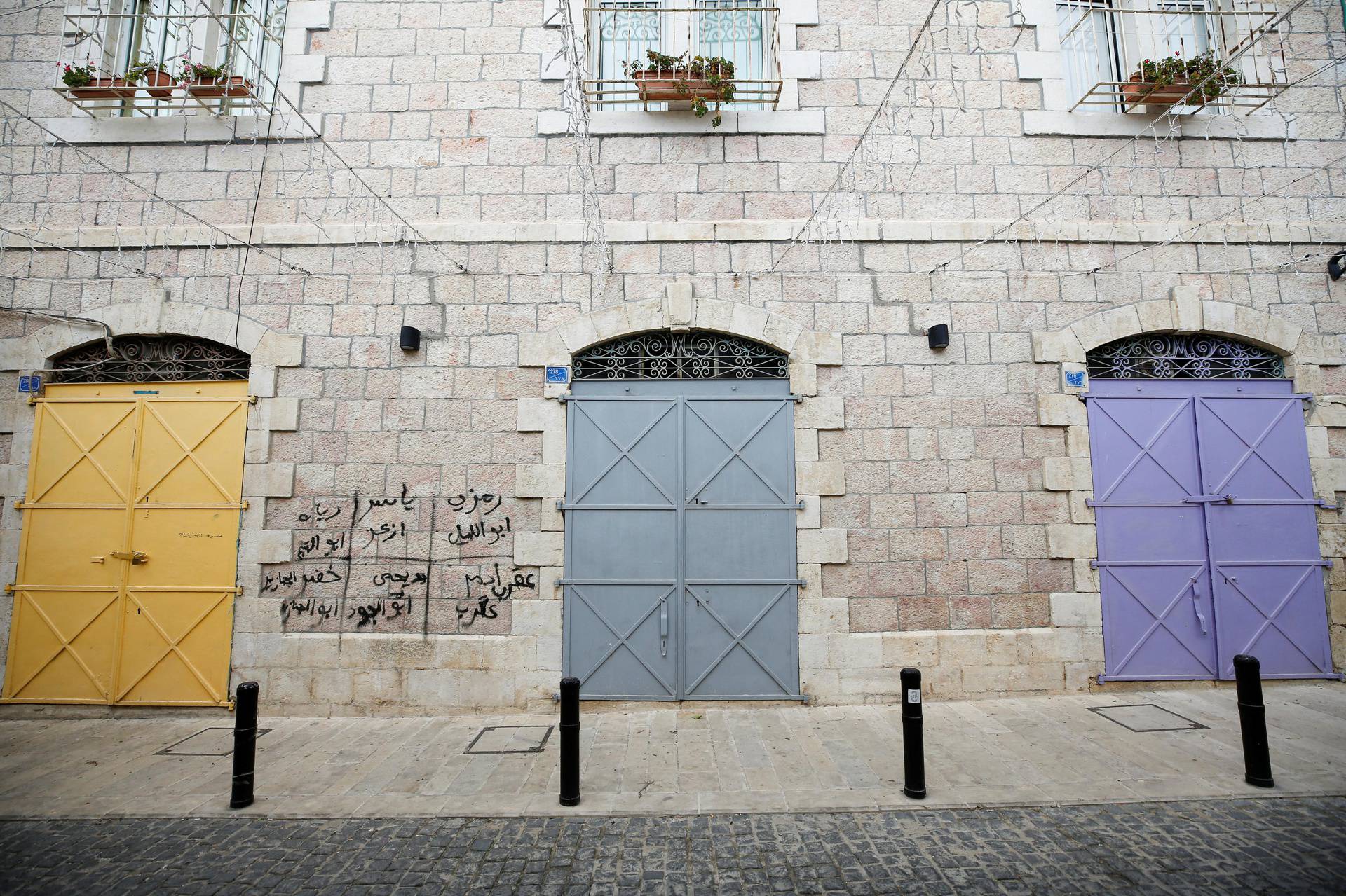 FOTO Betlehemske ulice puste, tek malobrojni zapjevali pjesme