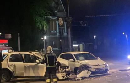 Osijek: U sudaru automobila ozlijeđeni žena i dijete