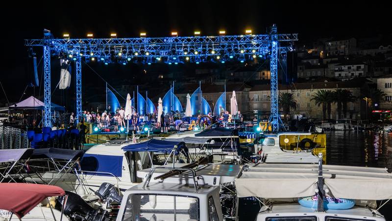 FOTO Održana je proba za koncert 'Trag u beskraju' na velikoj pozornici u Veloj Luci