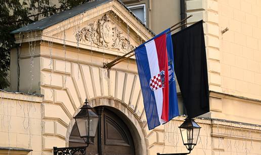 Zbog smrti pape Franje u subotu je dan žalosti: Neće biti glazbe, otkazuju se koncerti i zabave...