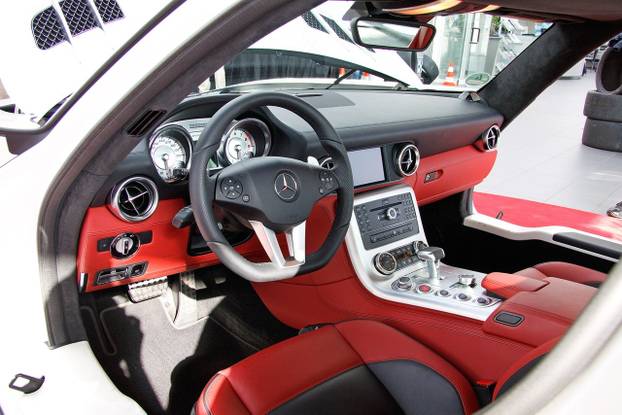 FOTO Zavirite u garažu Lionela Messija. Njegovi limeni ljubimci vrijede stotine milijuna eura