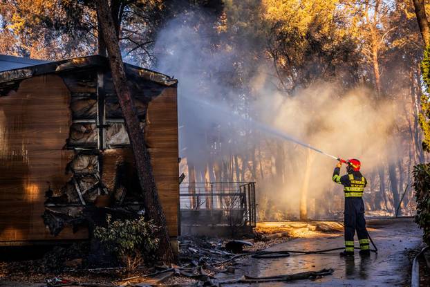 Brač: Posljedice požara u resortu Gava
