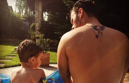 Bijeg od vrućine: Aleksandar i Igor rashladili su se kupanjem