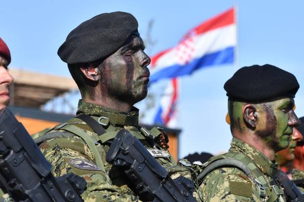 Knin: Završna sve?anost  Središta za razvoj vo?a "Marko Babi?" 