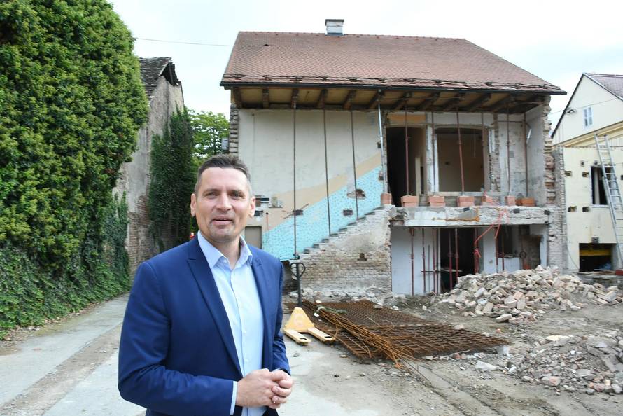 Sisak: Obilazak radova obnove Gradskog muzeja i dvorišnog prostora