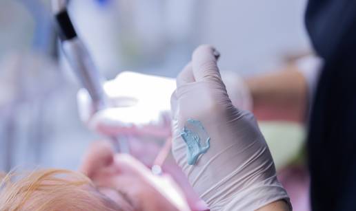 Lažni stomatolog liječio ljude prema uputama s interneta