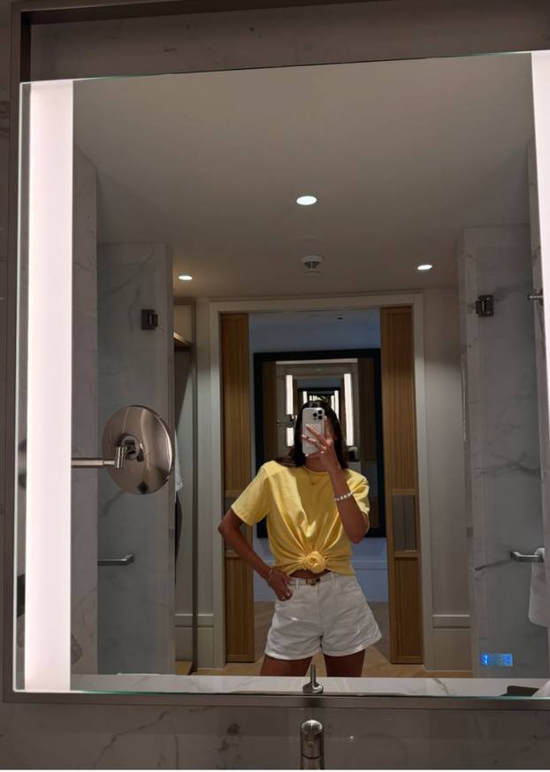 FOTO Nabrana majica poljskog brenda postala je hit - a sada ju imamo i u domaćoj verziji!