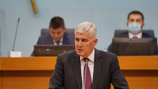 Banja Luka: Posebna sjednica NS RS - Čović stigao, Izetbegović odbio poziv