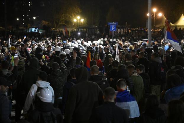 Beograd: Nakon završetka prosvjeda studenti su počistili ulice 