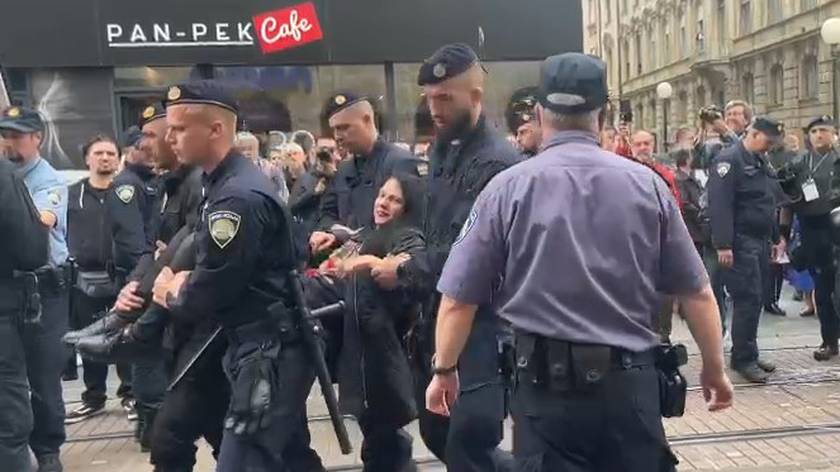 Pogledajte kako policija odnosi žene, blokirale su Hod za život