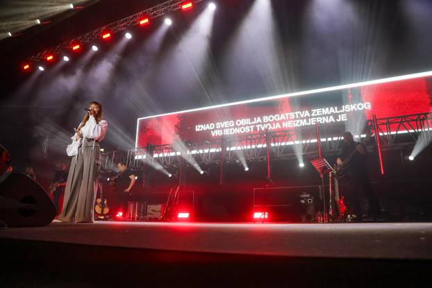 Zagreb: U Areni Zagreb održan koncert "Progledaj srcem"
