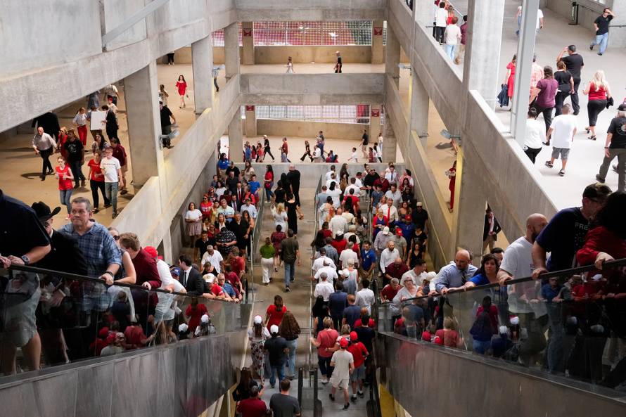 Memorial service for slain conservative commentator Kirk in Glendale