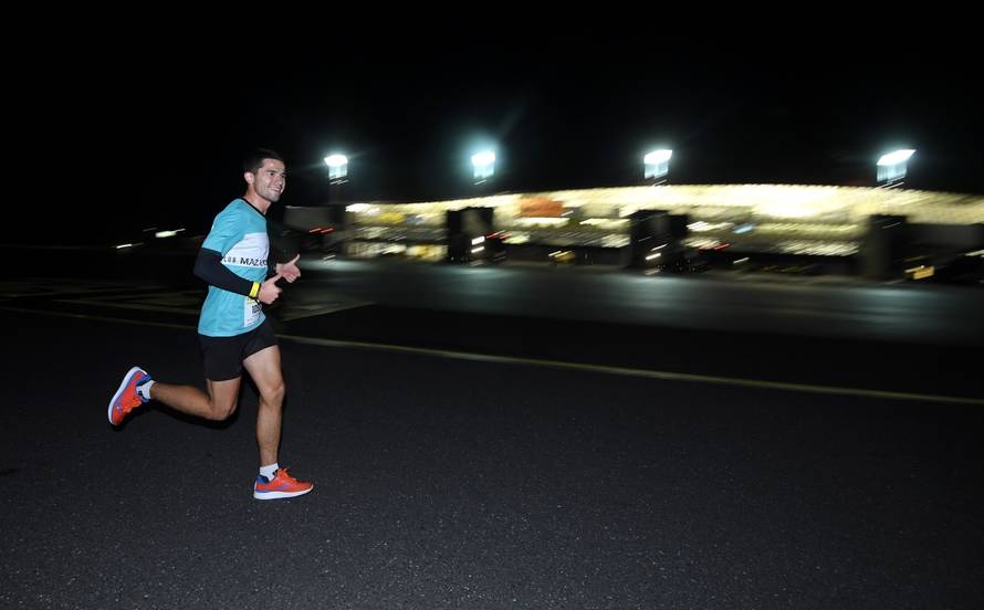 U ZraÄnoj luci Franjo TuÄman odrÅ¾ana humanitarna noÄna utrka 00:24