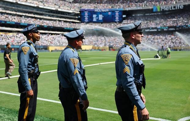 FIFA Club World Cup - Semi Final - Paris St Germain v Real Madrid