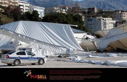 U Splitu bura srušila šator, a metalni okvir pao na muškarca