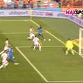 VIDEO Nevjerojatno! Hajduk je iz ove situacije primio gol